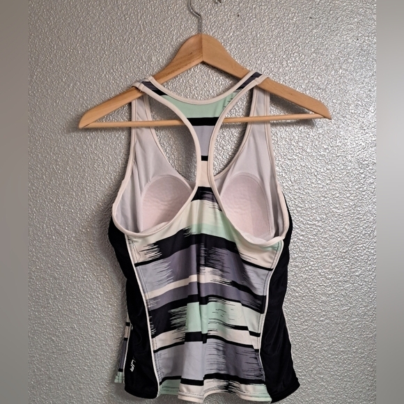 Zero Xposur Razorback Women's Work Out Top   Size 12 - Picture 4 of 7